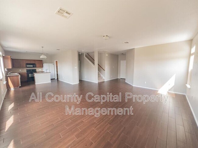 Foto del edificio - 9909 Fantail Ln