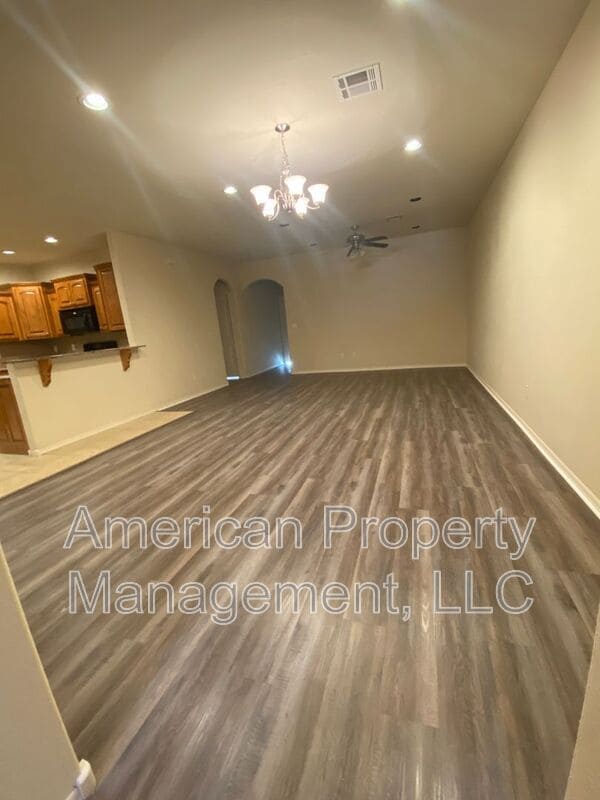 Building Photo - 10343 N 139th E Ave