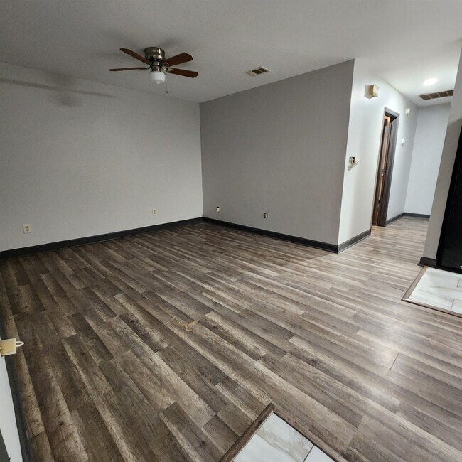 Foto del edificio - 1552 Kay Ave