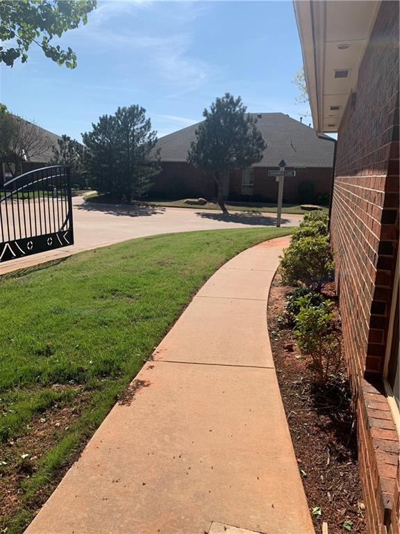 Foto del edificio - 15500 Monarch Ln