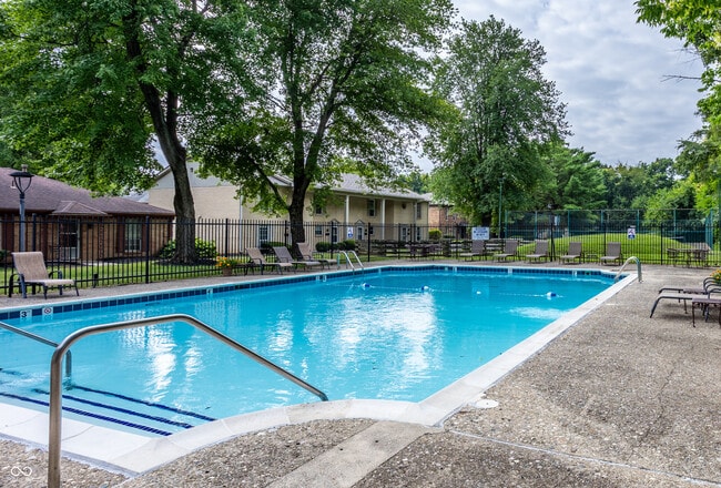 Building Photo - 5516 Greenview Dr