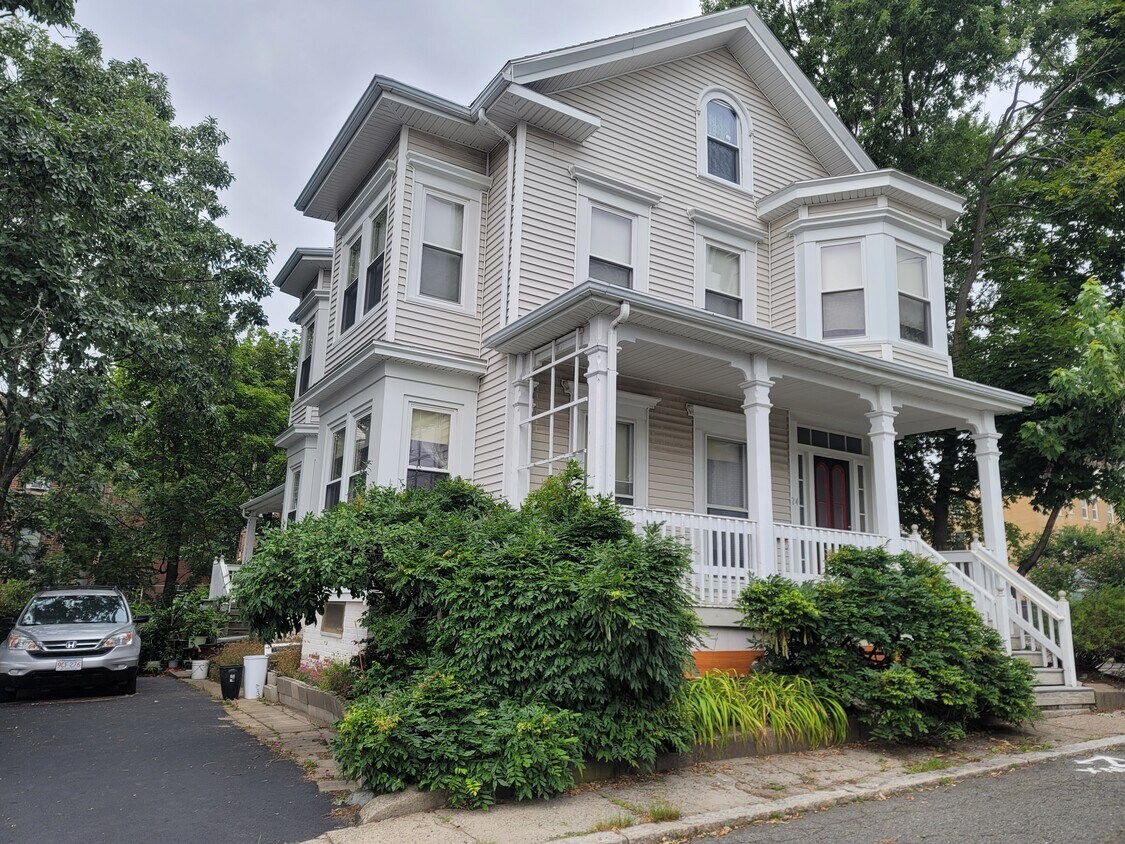 24 Pleasant Street Park, Malden, MA 02148 Apartments Malden, MA