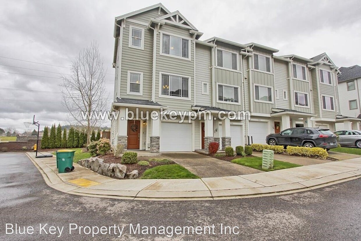 2 br, 2.5 bath House 13690 SW Silent Fox... House for Rent in