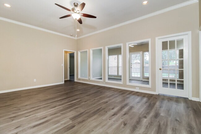 Building Photo - 2725 Running Duke Dr