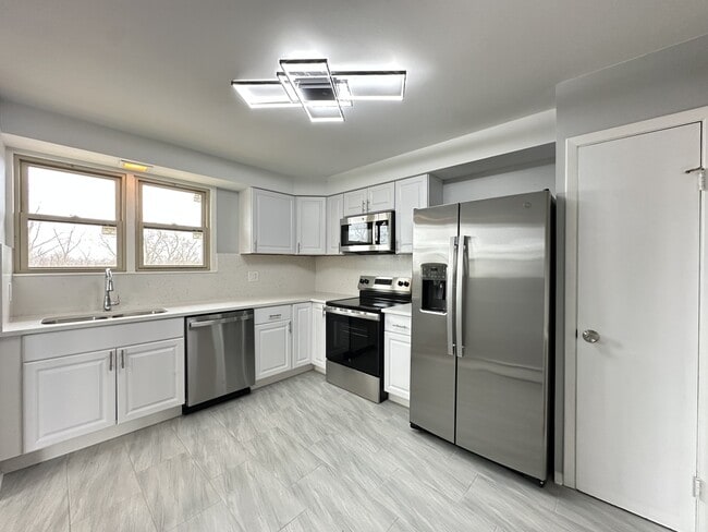Building Photo - 8644 Skokie Blvd
