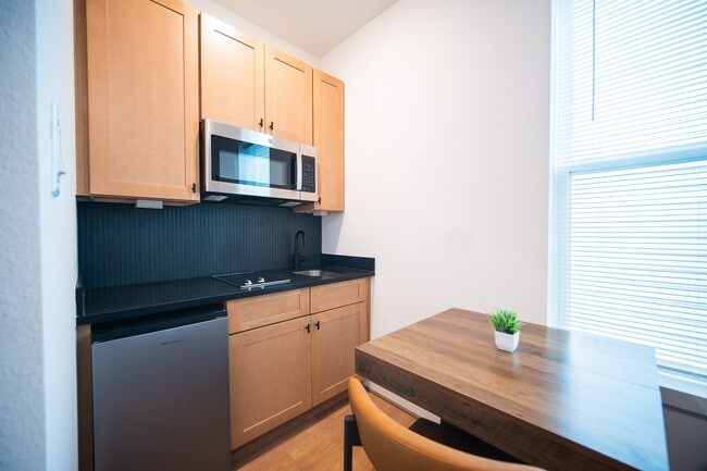 Foto del edificio - 7611 Victory Reserve St