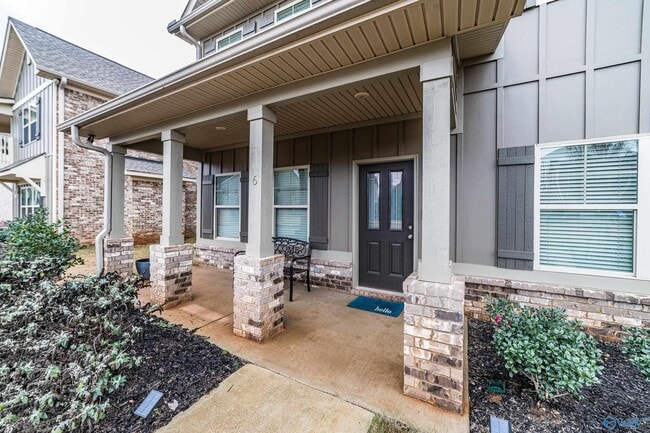 Building Photo - 6 Desert Oak Ct SW