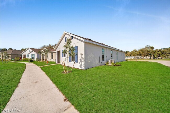 Building Photo - 900 Friendship Cir