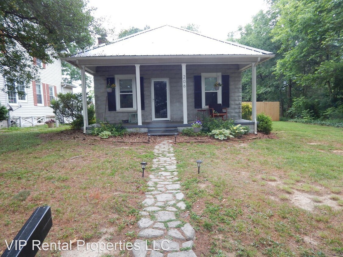 206 5th St, Radford, VA 24141 House Rental in Radford, VA