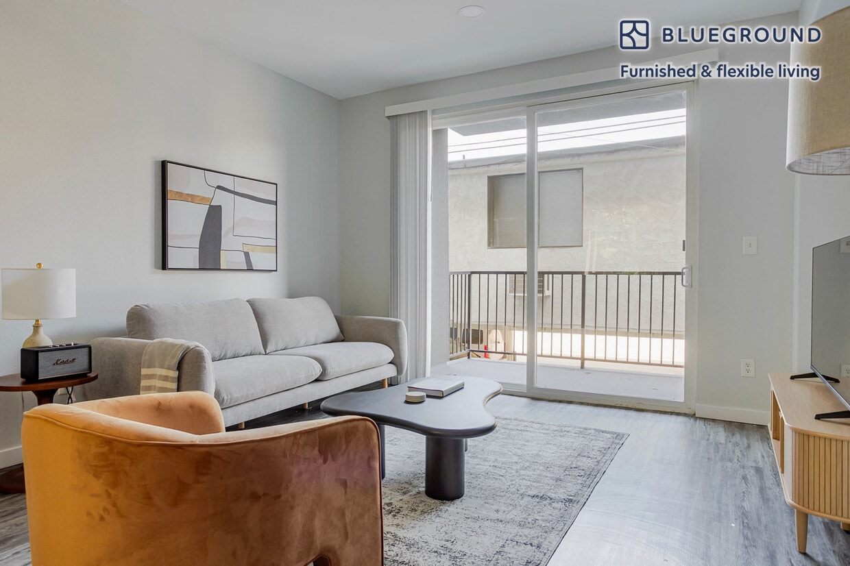 Foto principal - 2820 Sawtelle Blvd