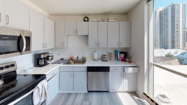 Building Photo - 2 bedroom in CHICAGO IL 60610
