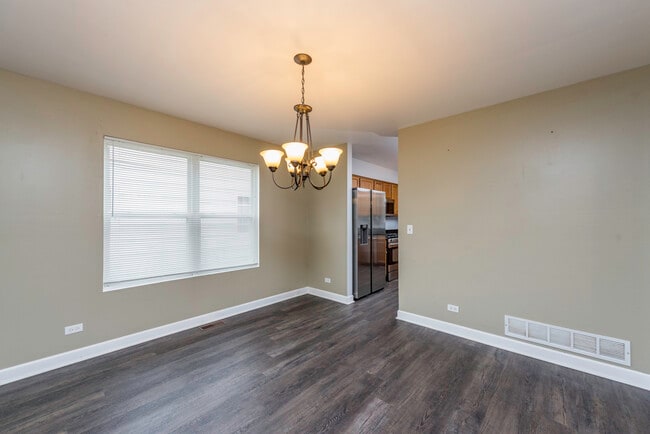 Building Photo - 686 Chippewa Cir