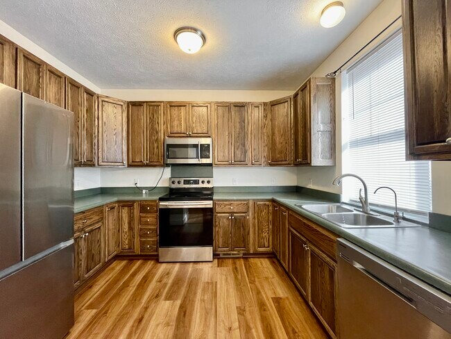 Foto del edificio - 327 Freyling Pl SE