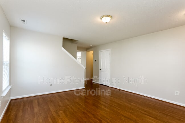 Building Photo - 21 Olivene Dr