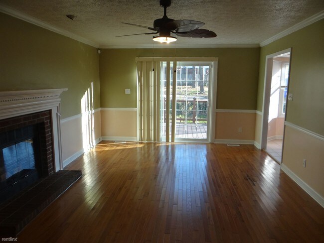 Building Photo - 159 Ridgeway Dr