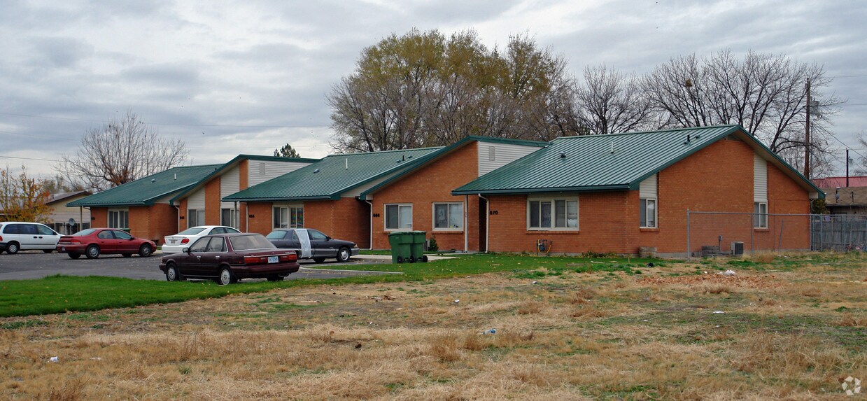 Primary Photo - 630-670 SE 6th St
