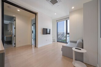 Building Photo - 6401 Wilshire Blvd