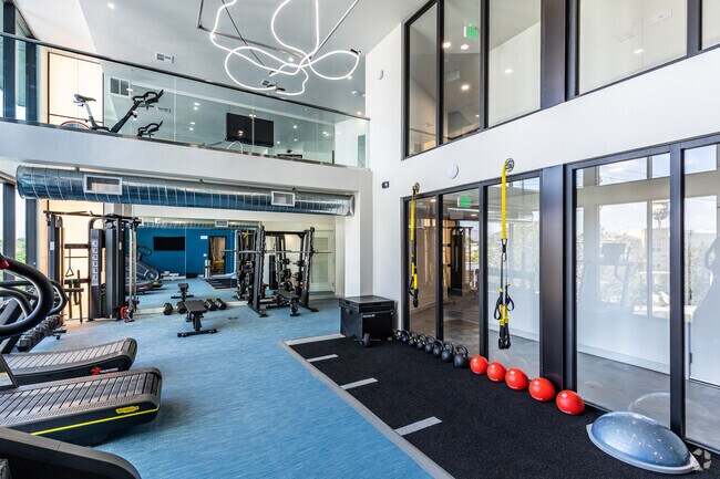 Gimnasio - Exhibit at J Town