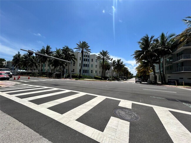 Foto del edificio - 9172 Collins Ave