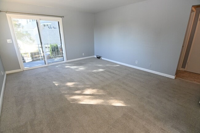 Building Photo - 3993 Starview Dr