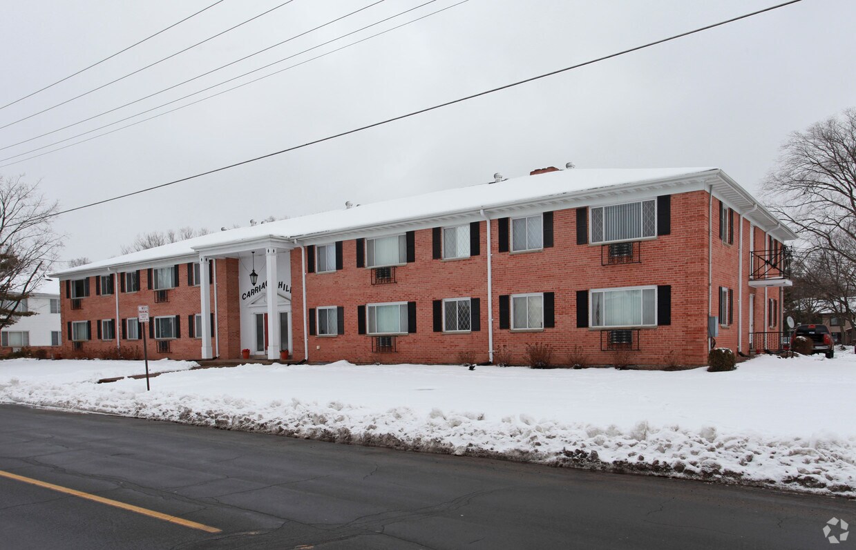 Primary Photo - Carriage Hills Apartments