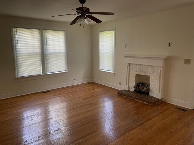 Building Photo - 1309 Sparta St