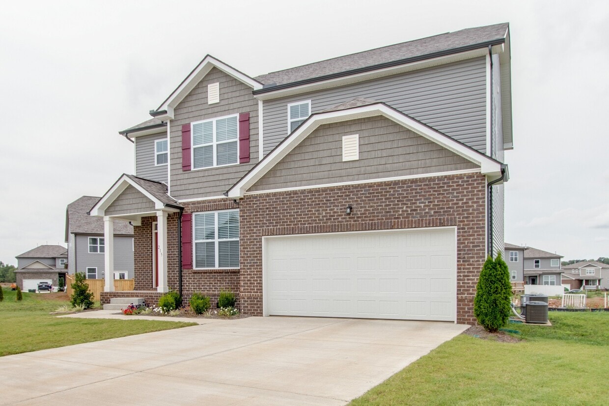 215 Mount Royal Ct, Murfreesboro, TN 37128 House Rental in