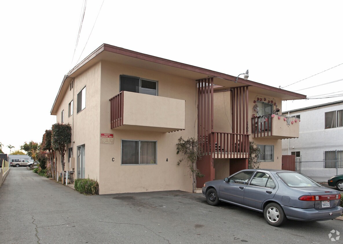 Primary Photo - 700 E 16th St