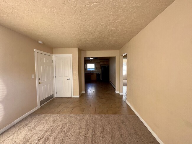 Foto del edificio - Blaine Avenue Apartments