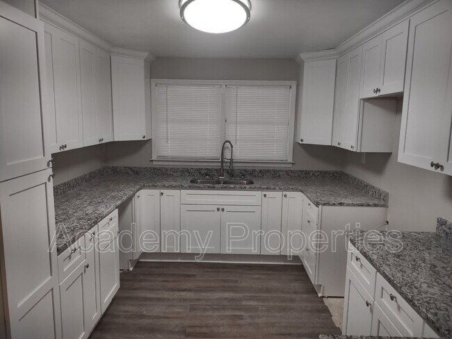 Foto del edificio - 6422 Gibson Rd