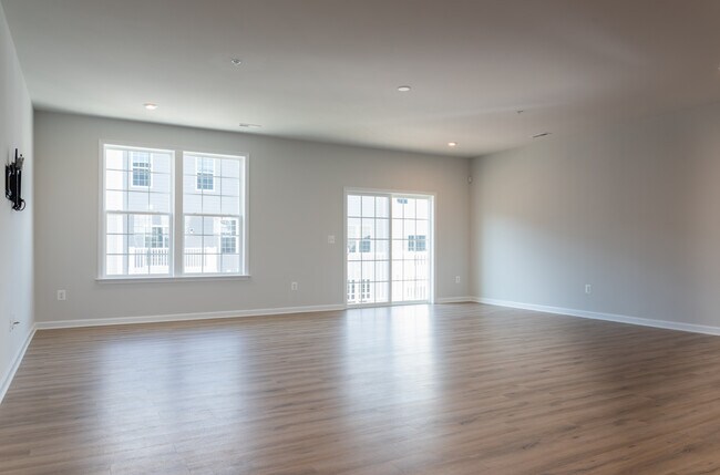 Large Great Room and Deck - 8016 Wistar Glen Dr