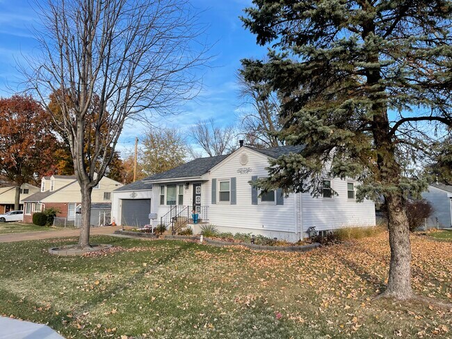 Building Photo - 761 Graham Rd