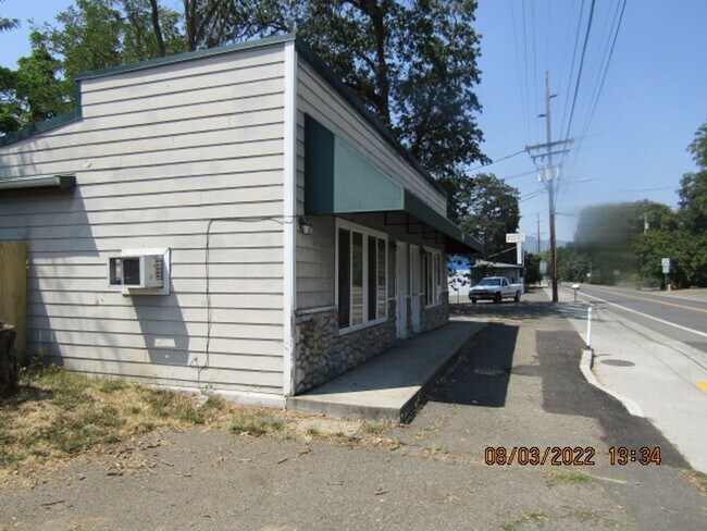 Foto del edificio - 700 2nd Ave