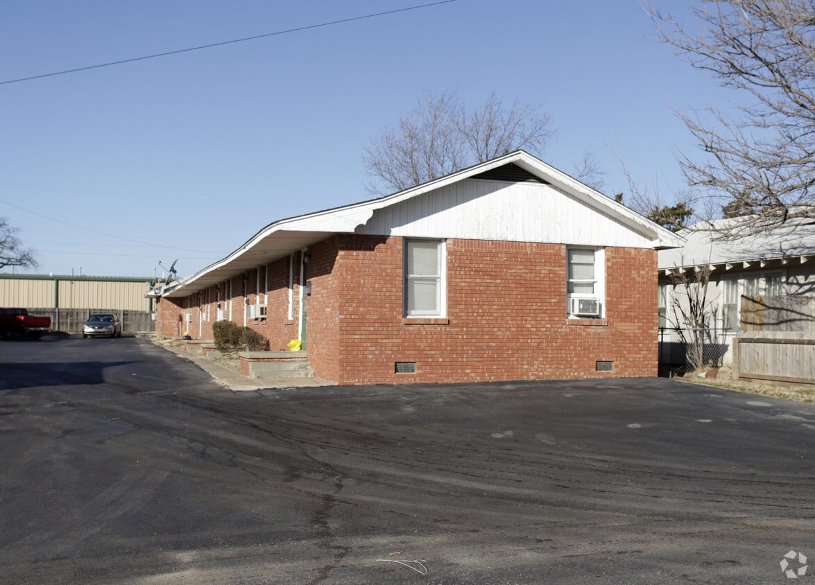 Building Photo - 4109 N Beaver Ave