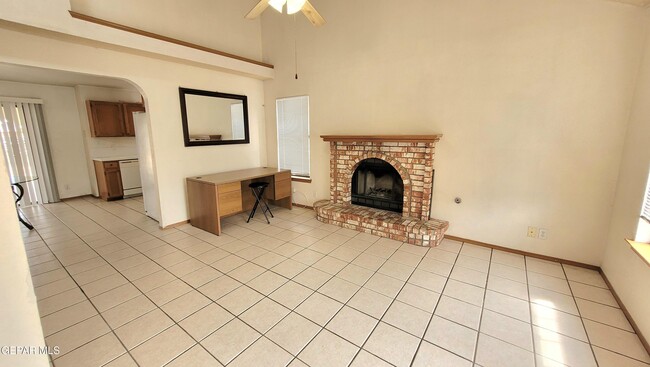 Foto del edificio - 7149 Golden Hawk Dr