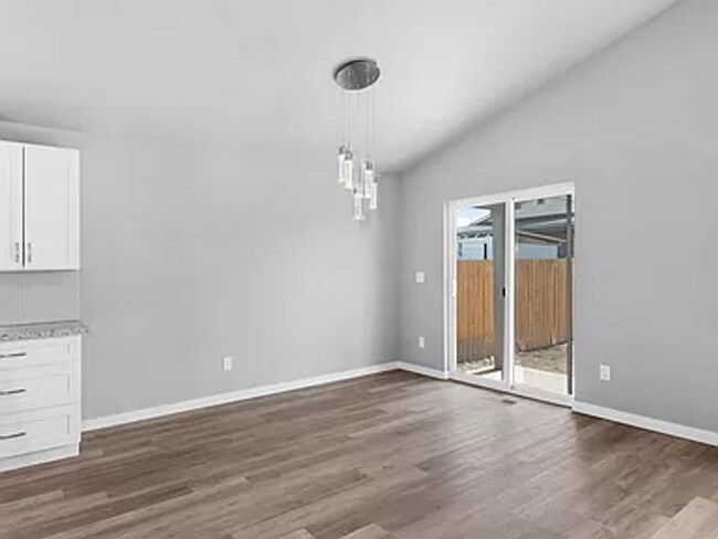 Building Photo - 906 E. Courtland Ave. Spokane, WA 99207-Nu...