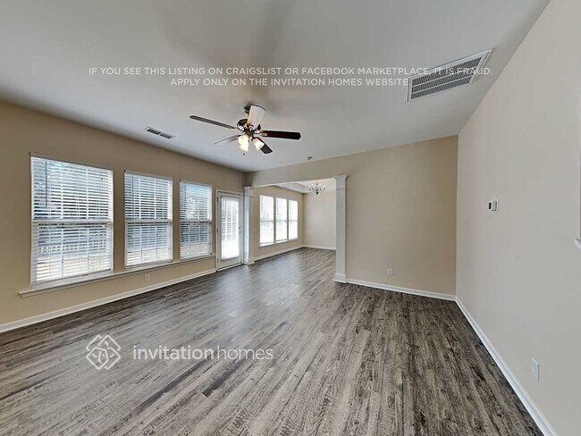 Foto del edificio - 3009 Azalea Hills Dr