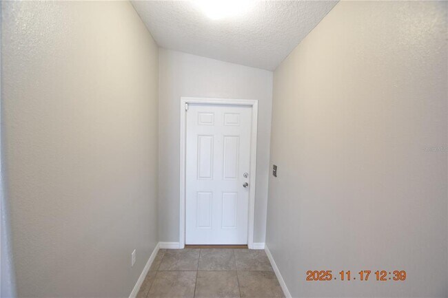 Building Photo - 10120 Carloway Hills Dr