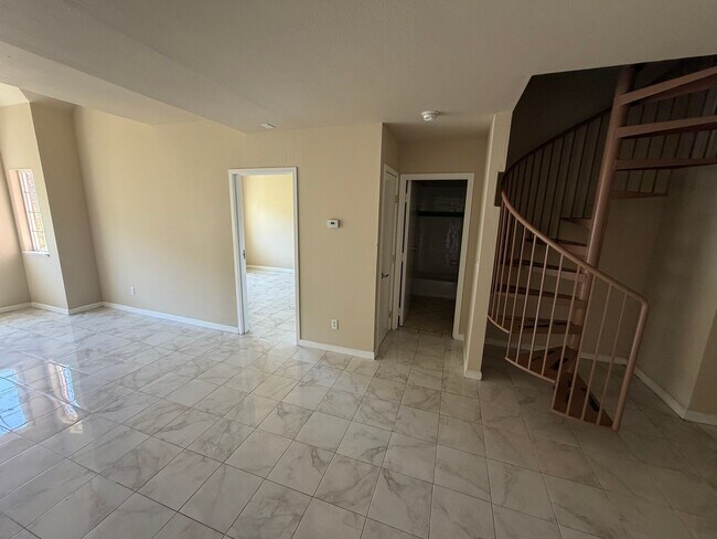 Foto del edificio - 158 Caldecott Ln