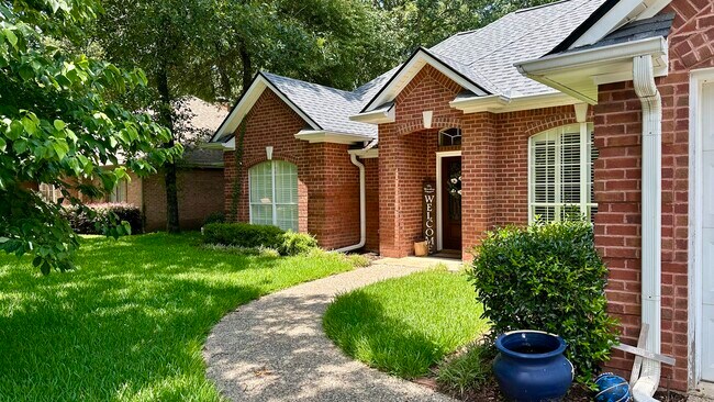 Foto del edificio - 3308 Oak Knoll Dr