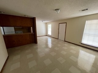 Building Photo - 46458 N Cherry St