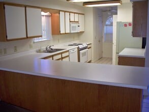 Building Photo - 350 Wildwood Dr S