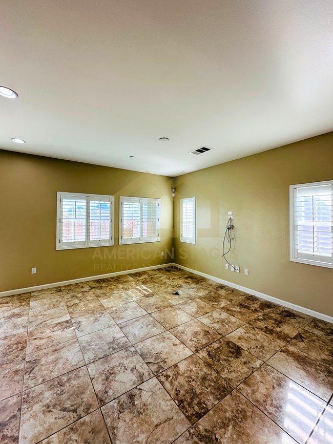 Building Photo - 2204 Meridian Way