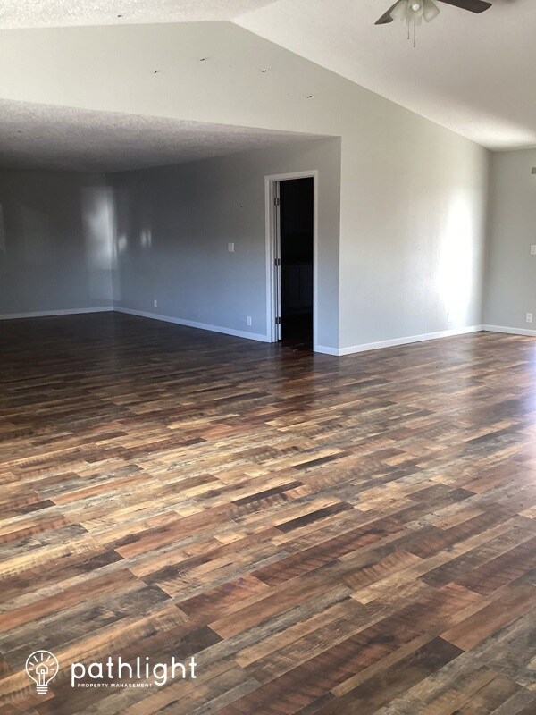 Foto del edificio - 660 Breech Drive SW, Los Lunas, NM, 87031