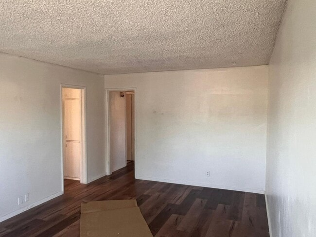 Foto del edificio - 4928 E 60th St