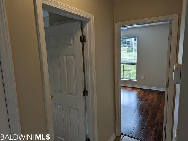 Foto del edificio - 12971 Labradors Run