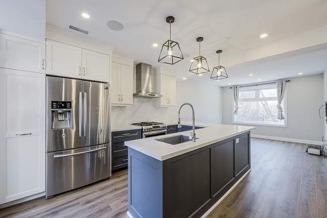 Building Photo - 17 Lockwood Rd