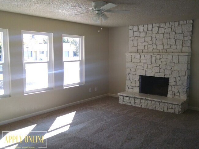 Foto del edificio - APPLY NOW FOR THIS LOVELY HOME! (Avail. 10...