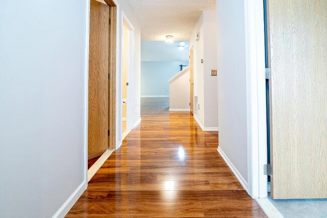 Building Photo - 1562 Sargas St