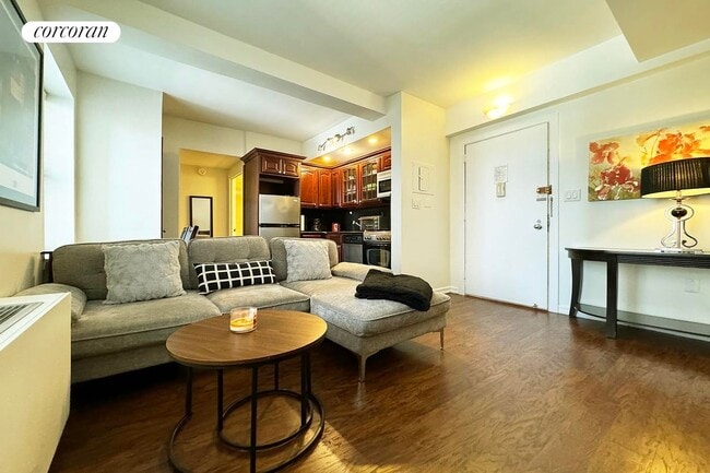 Building Photo - 150 W 51st St